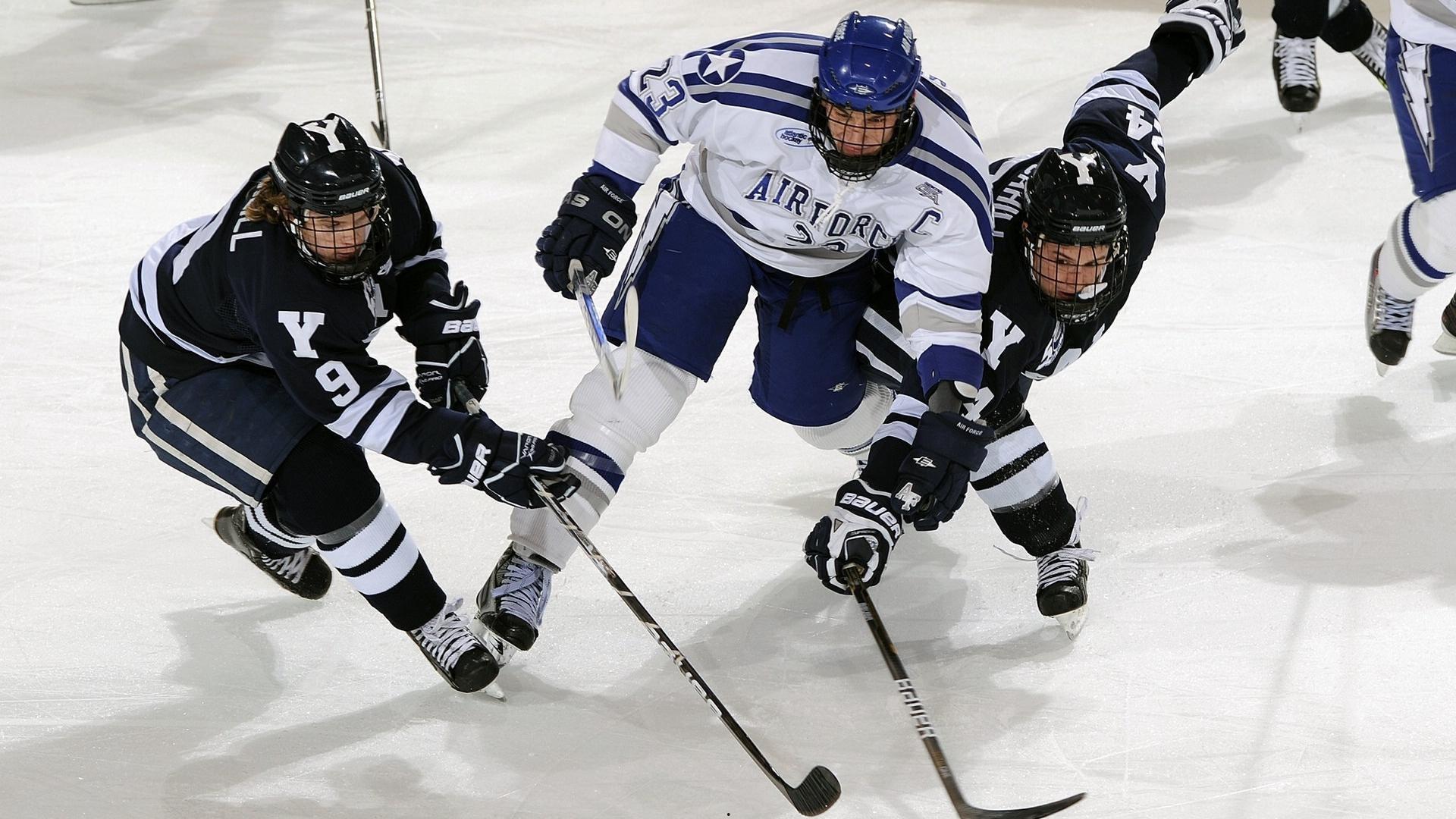森林铁闸一夫当关！穆里略13次解围+关键进球当选全场最佳