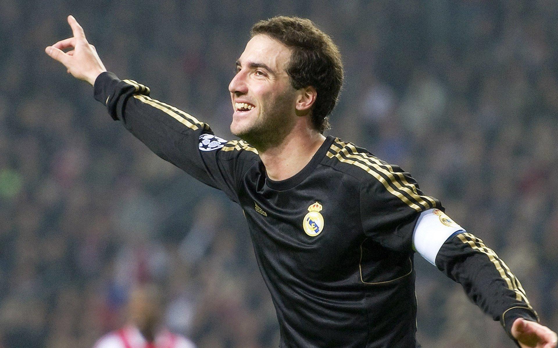 爱游戏平台：最佳球迷二创大赛再度来袭，草根创意点燃体育激情